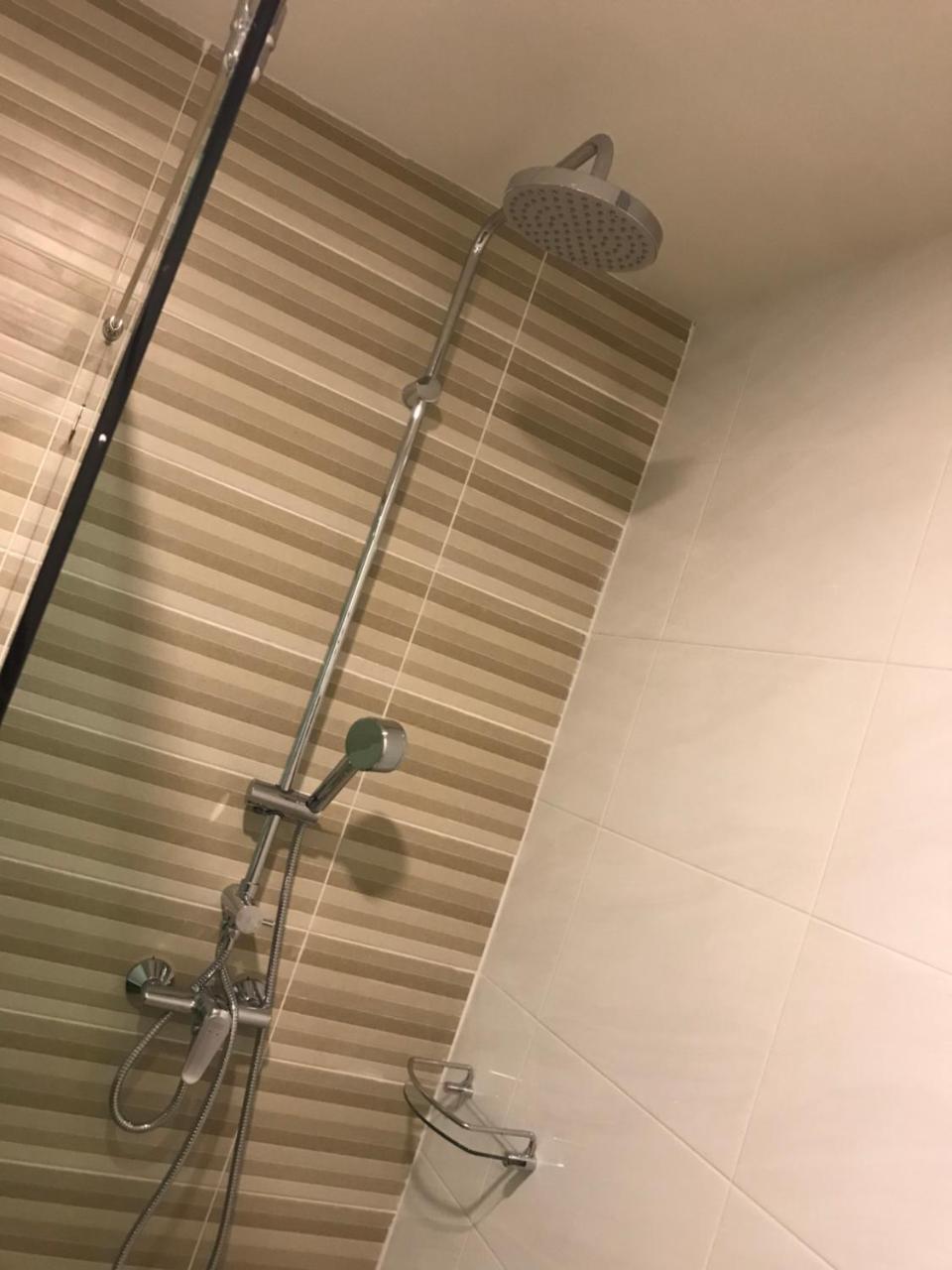 מלון האט יאי Atk Garden Hills מראה חיצוני תמונה